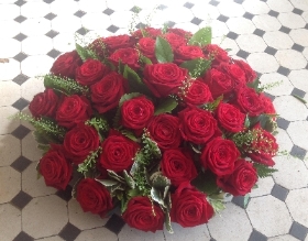 Posy of red roses